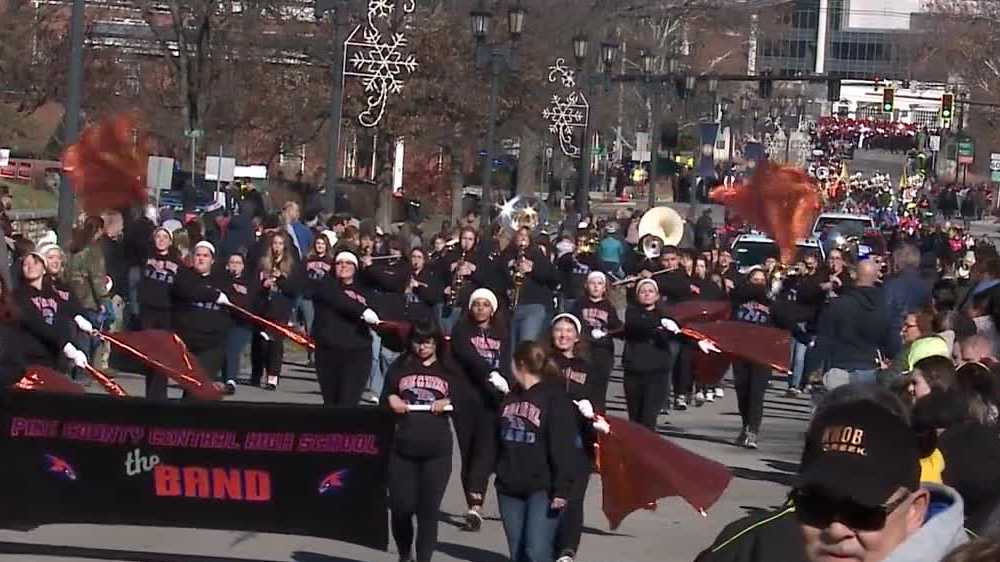 Inaugural parade attracts thousands to downtown Frankfort