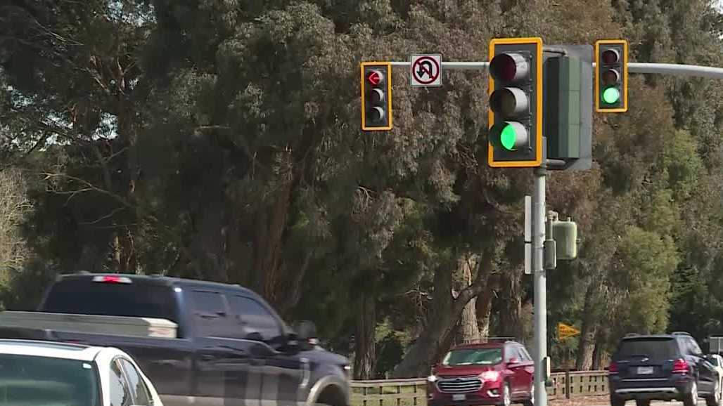 Drivers react as Caltrans rolls out AI-controlled traffic lights along Highway 68 corridor