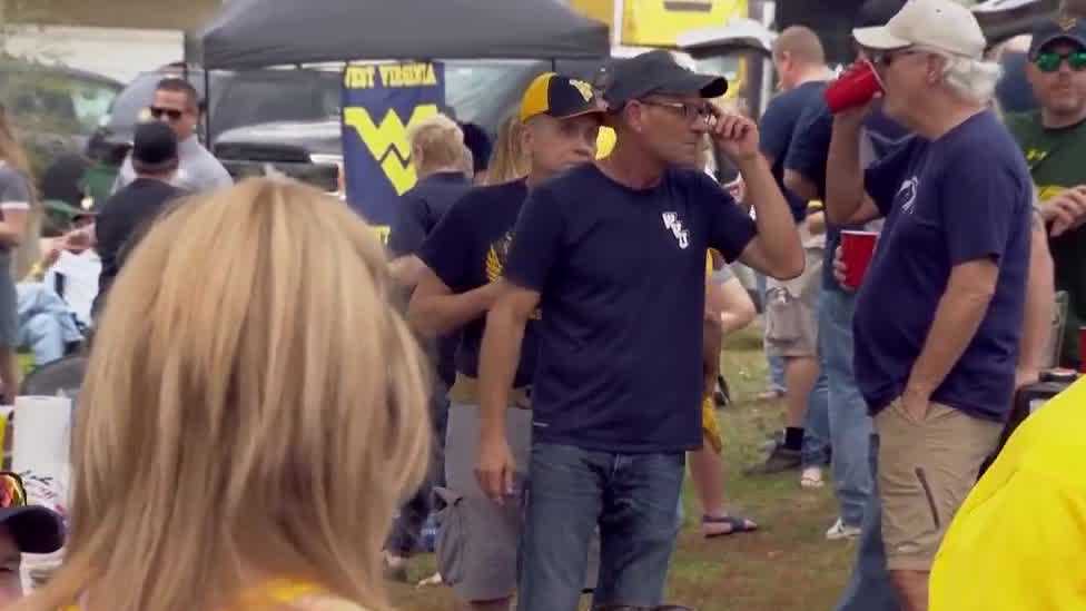 Camping World Bowl draws thousands to Orlando