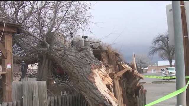 Damaging winds destroy Los Lunas community - Vimarsana News