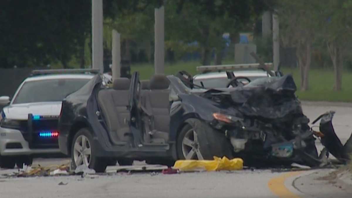 PD Fatal crash shuts down John Young Parkway in Orlando