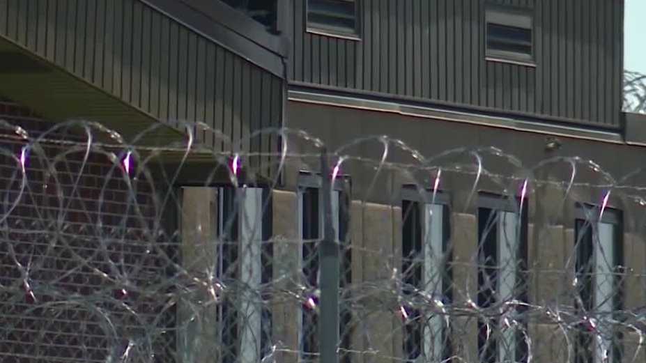 当缅因州开始释放被告等待律师时会发生什么?问俄勒冈州 当缅因州开始释放被告等待律师时会发生什么?问俄勒冈州