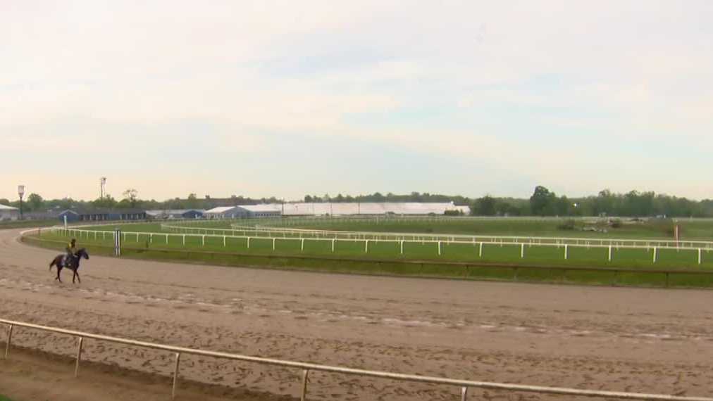 Laurel Park readies for Preakness with familiar traditions