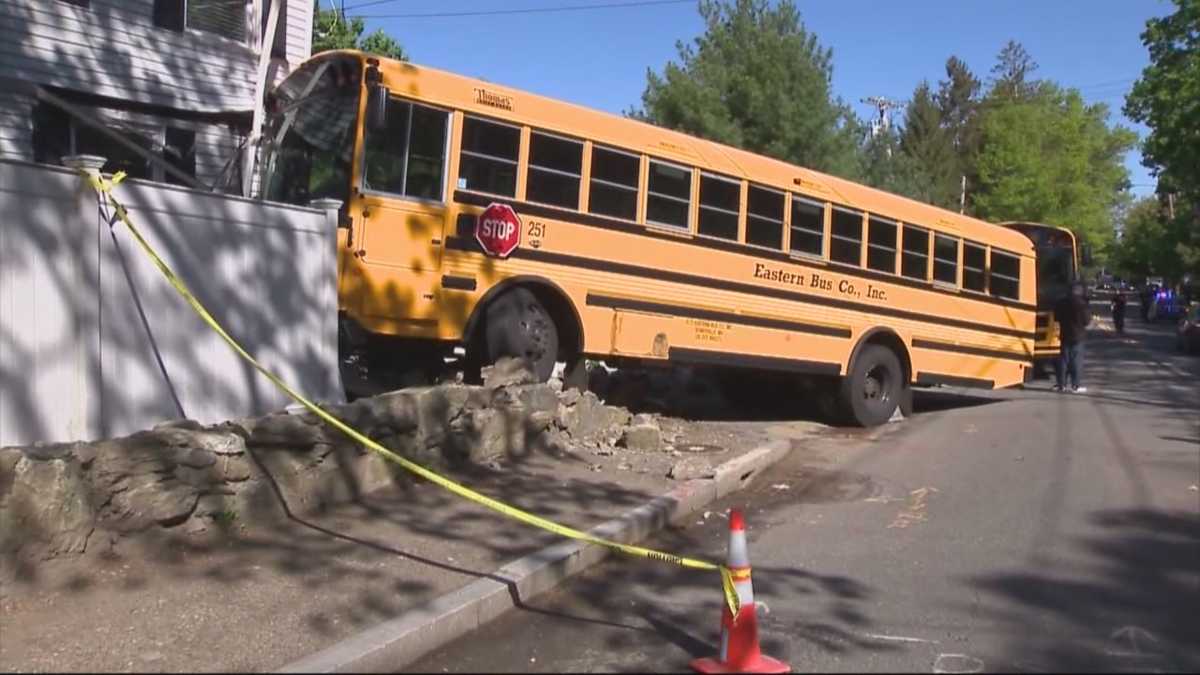 Bus crashes into Newton home