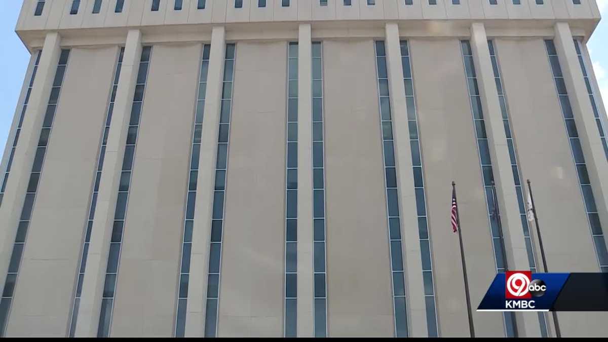 Unified Government committee delays vote on Wyandotte County residency changes