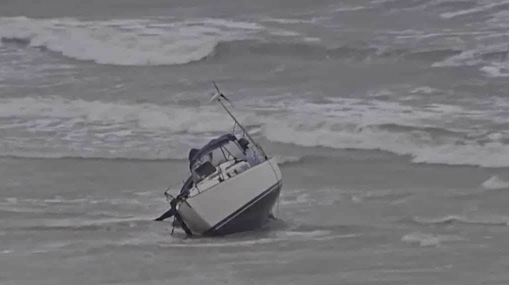 Rough surf rescue near Ponce Inlet is a warning sign for Edgewater-area boaters