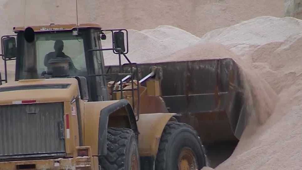 Crews preparing for winter storm