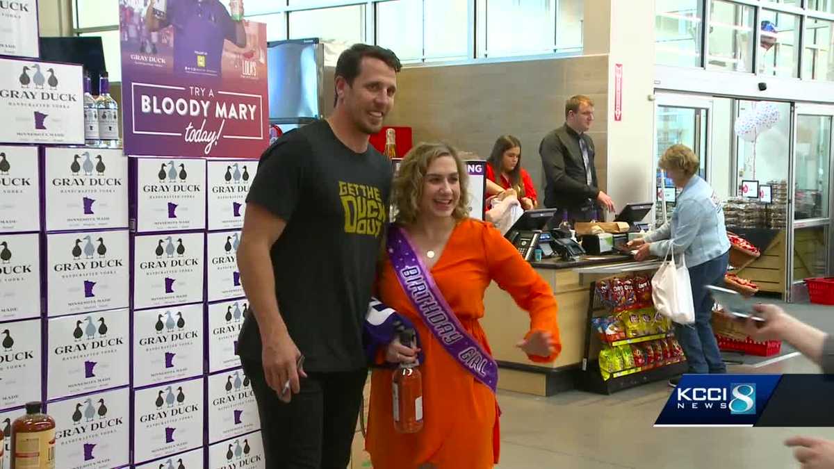 Chad Greenway's Gray Duck Vodka now available on Iowa shelves