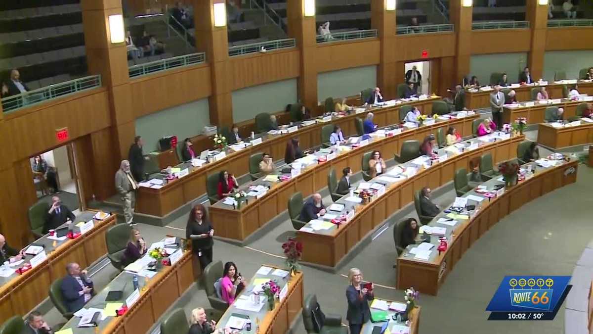 Will New Mexico legislators soon get a salary?