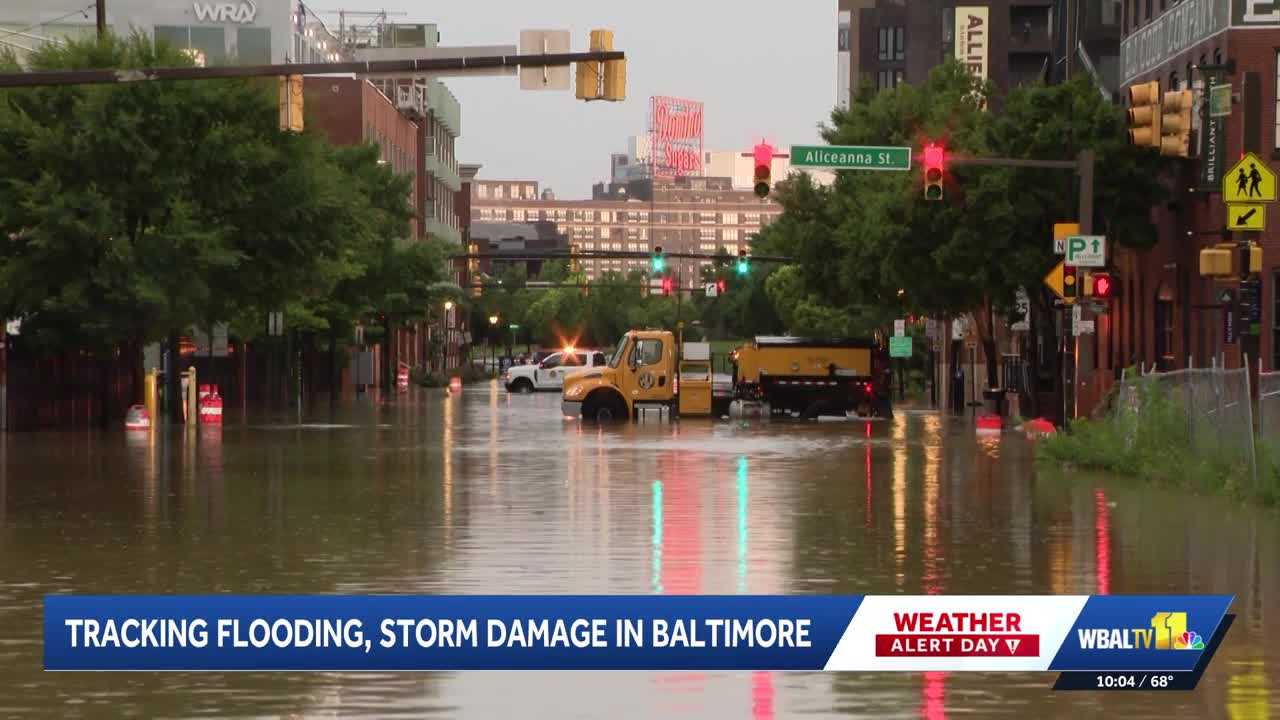 Severe storm leaves more than 30 , 000 customers without power