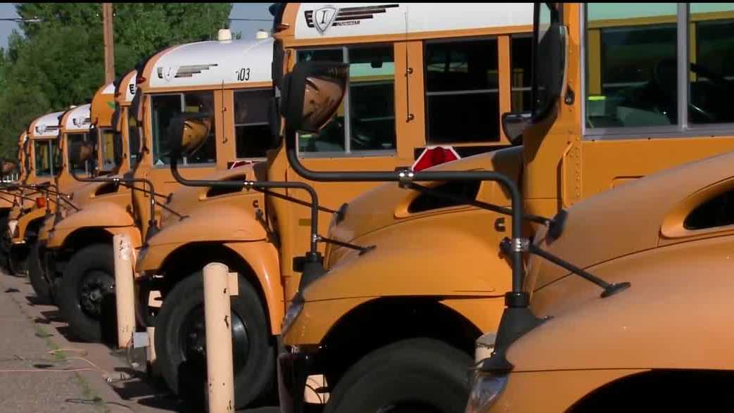 Santa Fe Public Schools fully staffs bus driver team