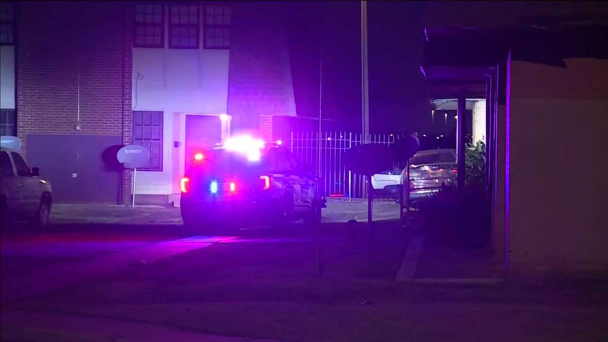 Police search for suspect after chase ends with crash in OKC