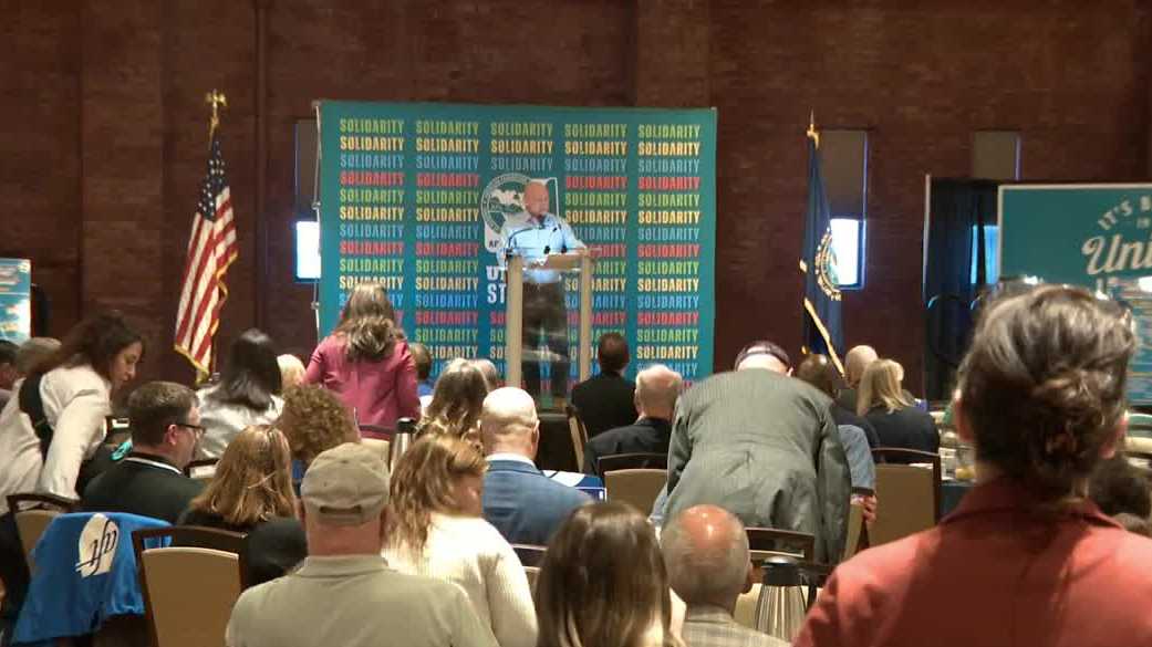 Kelly, Khanna speak to crowd at union breakfast in Manchester