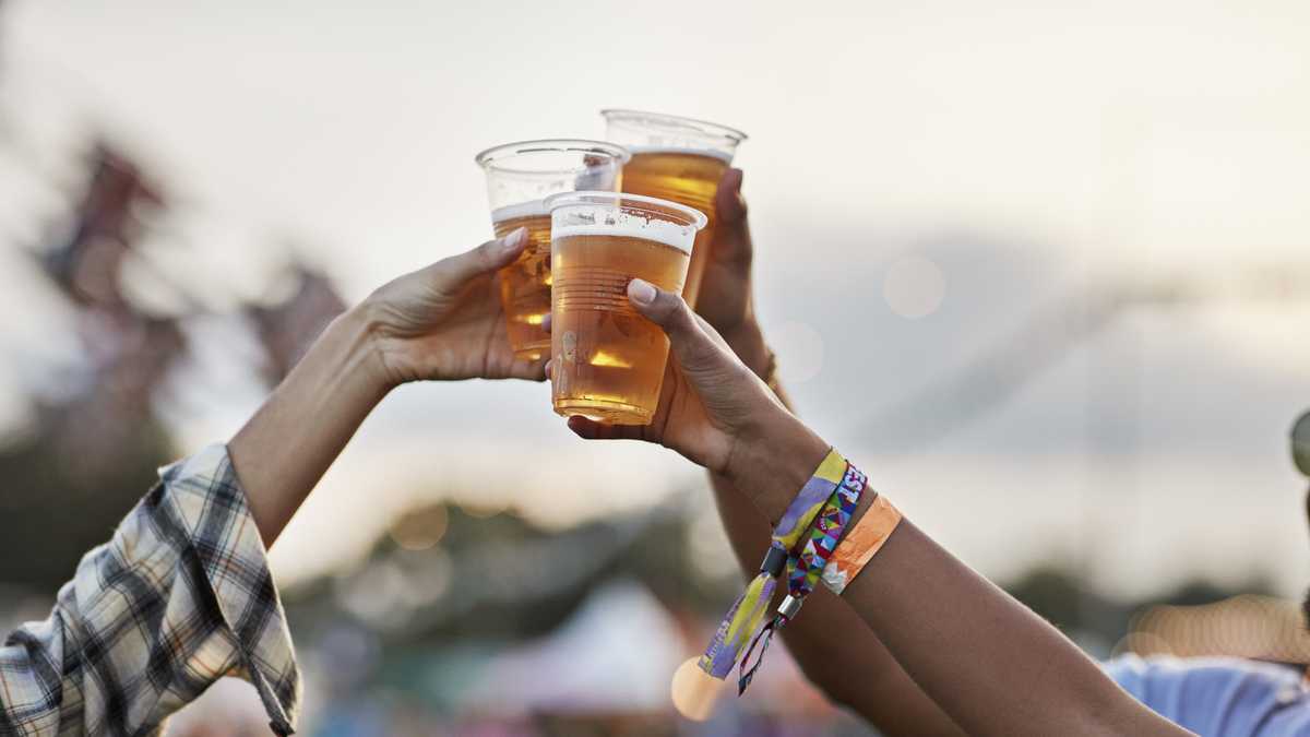 Outdoor drinking, later last call move forward on Beacon Hill