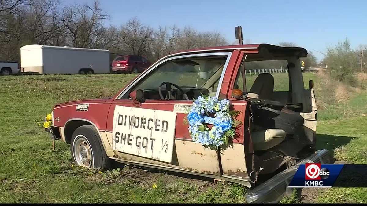 Edgerton residents upset iconic halfcar has to go