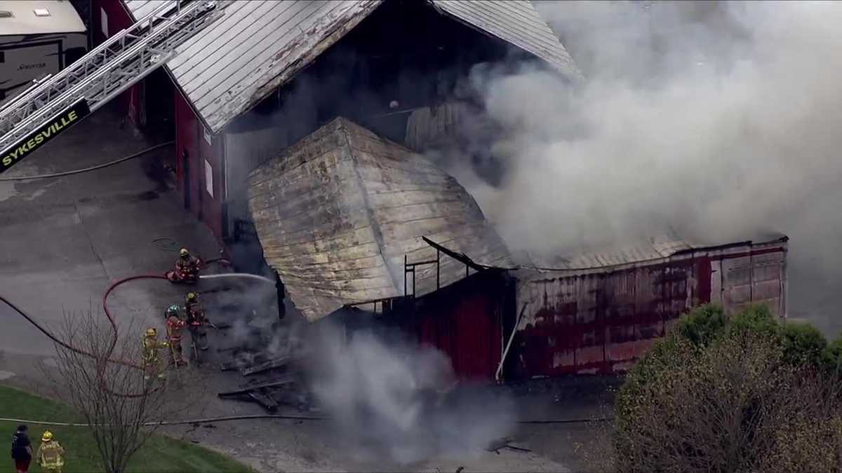 Barn catches fire in Carroll County