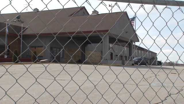 Iowa employees left with bounced paychecks after water park closes - Vimarsana News