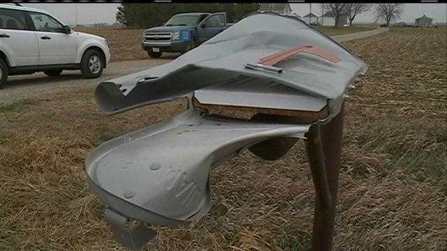 Teens caught vandalizing mailboxes