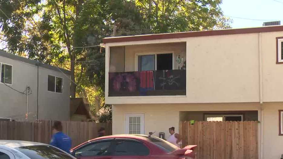 2 injured in Sacramento apartment fire on C Street, officials say