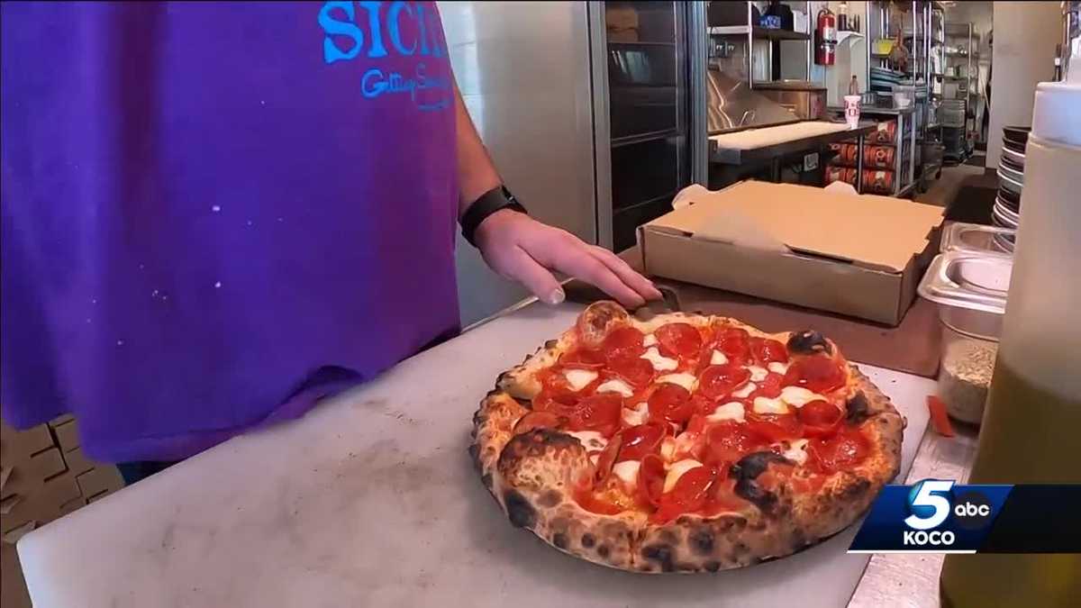 Thanksgiving Eve Turns into a Pizza Frenzy in Oklahoma!
