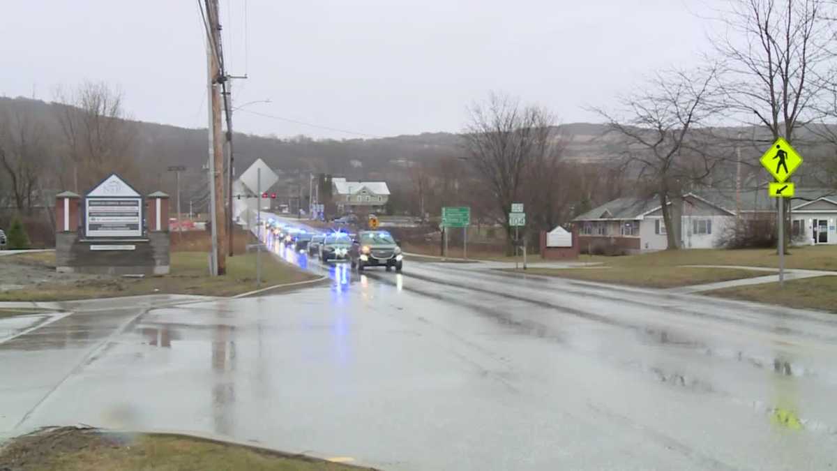 Saint Albans police department holds parade for healthcare workers