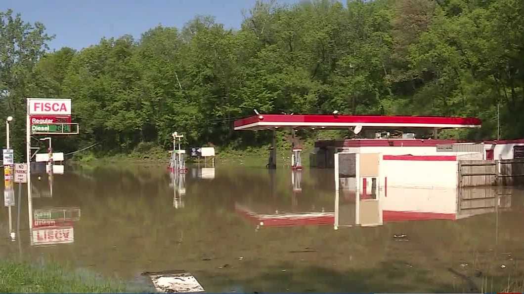 Heavy storms bring record rainfall to Kansas City, causing flooding and several water  rescues
