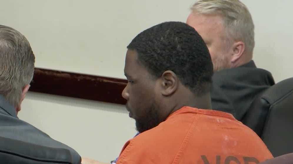 Man accused of Florida couple’s murder hears voices, doctors say