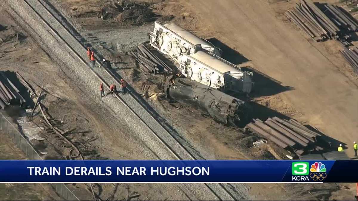 Crews continue to clean up Hughson train derailment