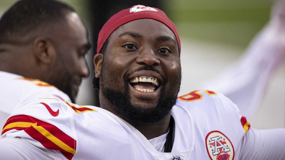 Chiefs Re-Sign DT Derrick Nnadi