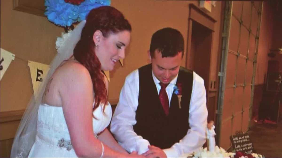 Paramedic bride in wedding dress aids car crash victims