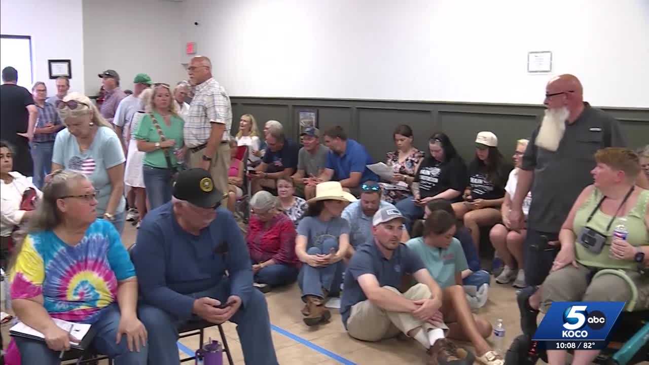 Luther postpones data center meeting after large crowd packs City Hall