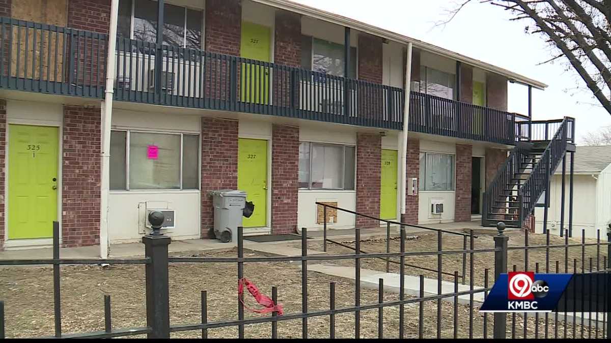 Residents at condemned KCK apartment complex still unsure what to do