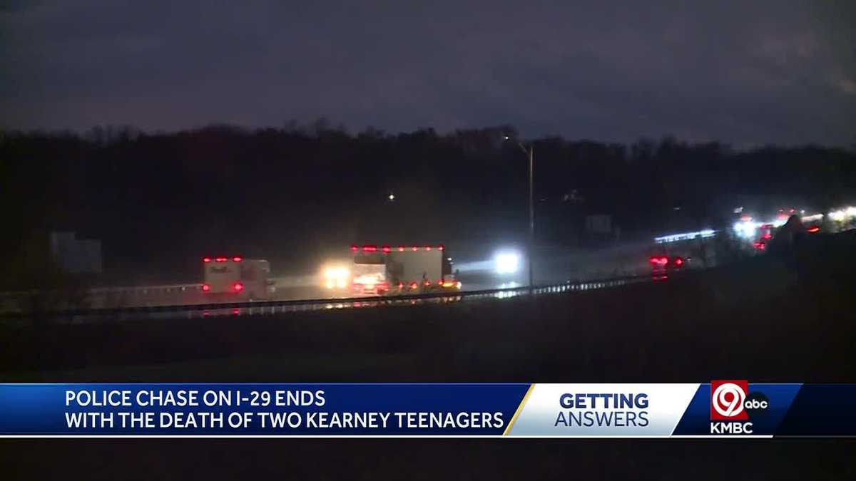 Iowa deputies in crash that killed Kearney teens hire attorney
