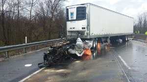 Portion of I-83 shut down after tractor trailer crash