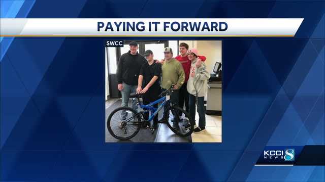 Iowa students team up to buy cafeteria worker a new bicycle - Vimarsana News