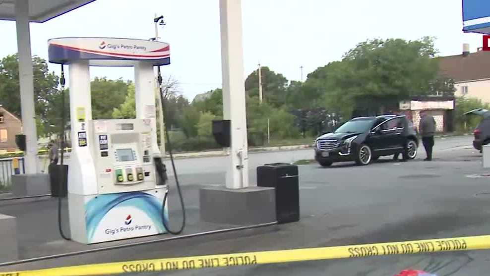 Woman hit and killed by vehicle in Milwaukee