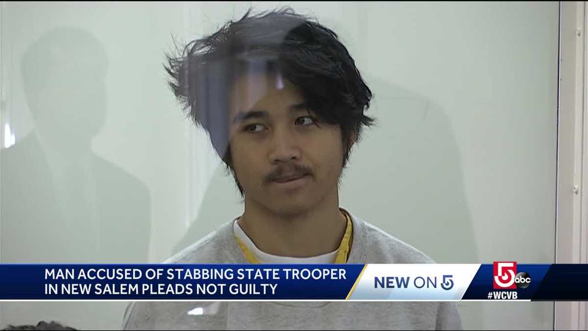 Man accused of stabbing officer was in jail hours before