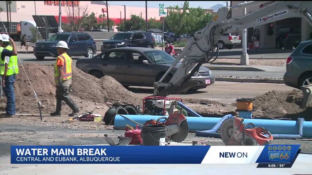 Crews repairing water main break on Central and Eubank