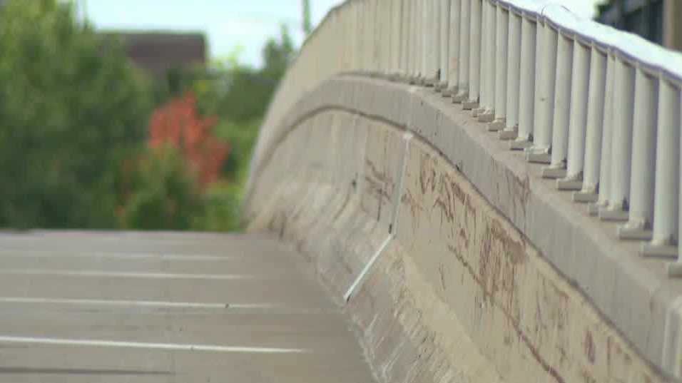 Des Moines reopens Fleur Drive bridge months ahead of schedule