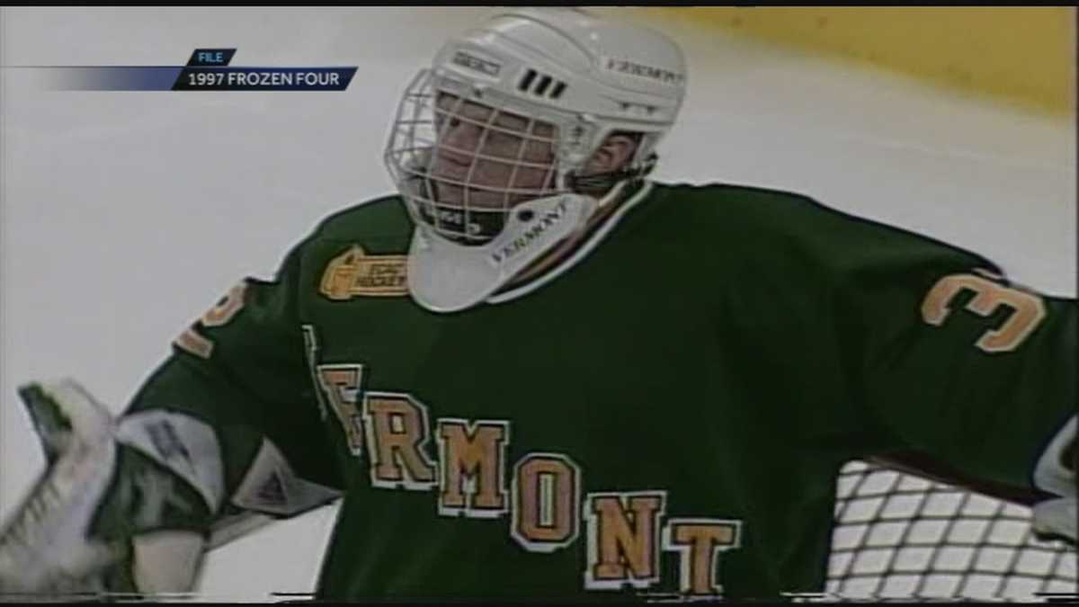 Former UVM goalie great Tim Thomas to be inducted into US Hockey