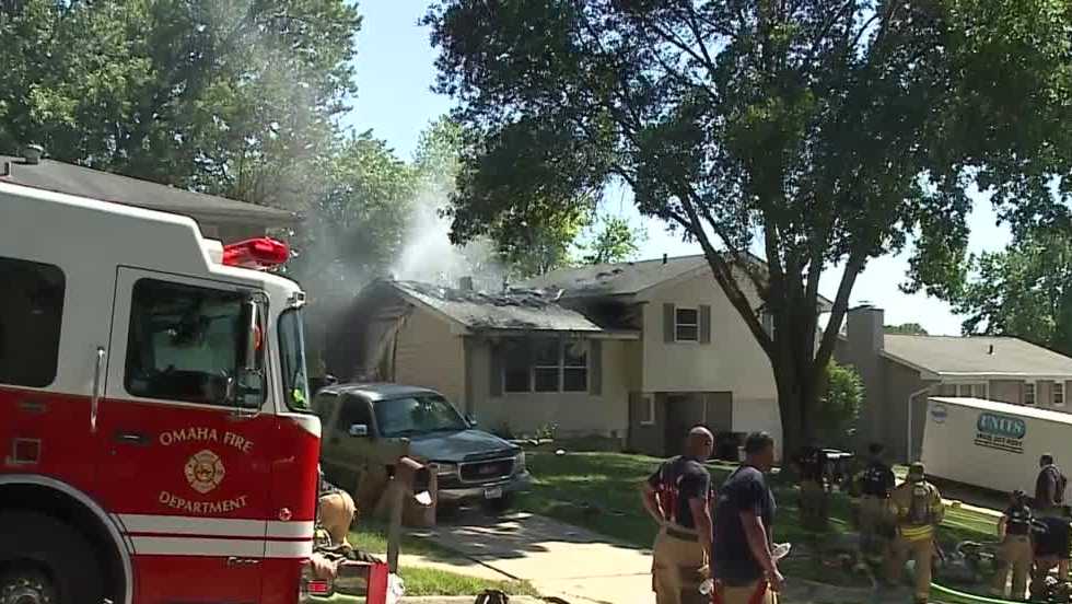 Omaha house fire early Wednesday evening destroys home