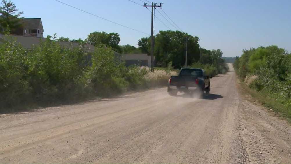 Indianola residents say cost to pave road is too high
