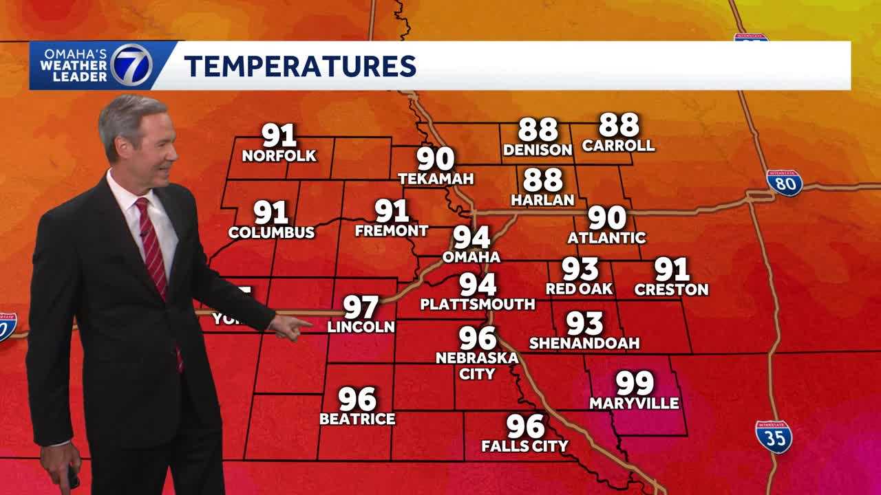 A hot Saturday evening around Omaha with mostly clear skies