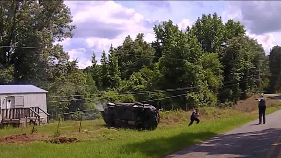 Driver arrested after trooper chase ends in a crash with children in ...