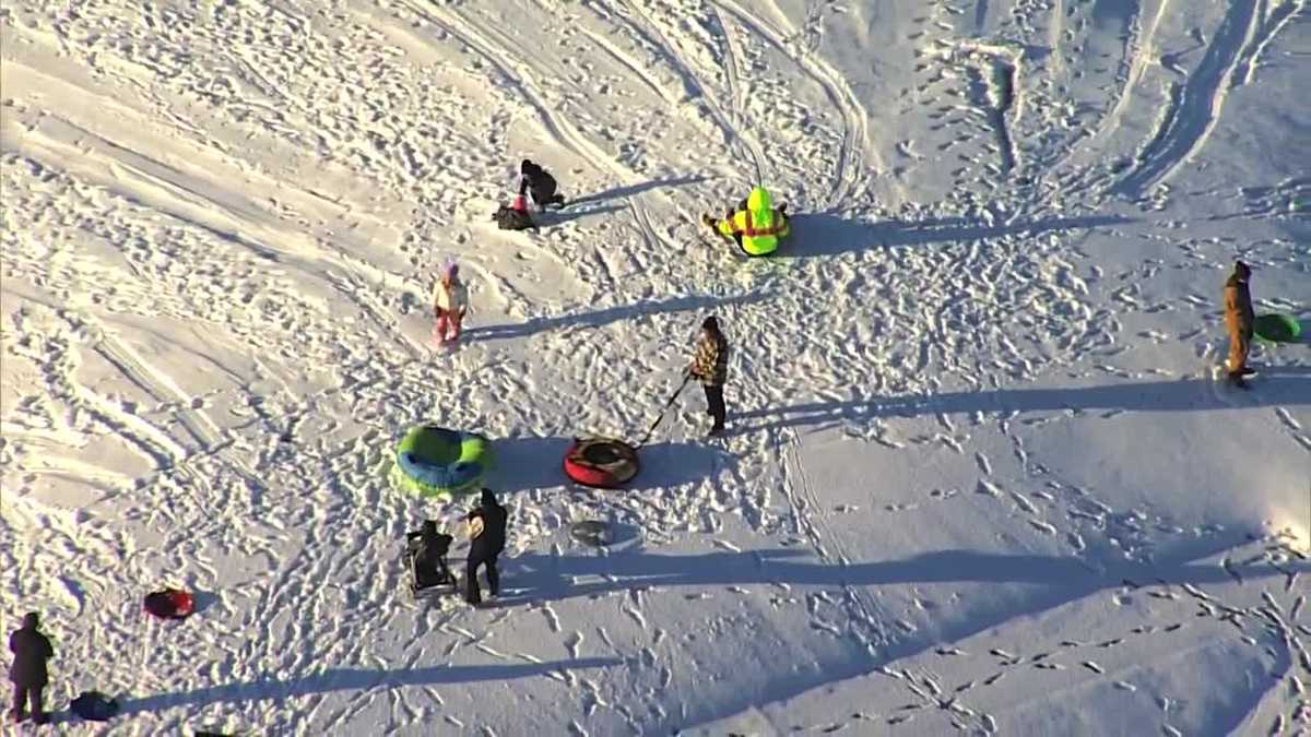 How do Oklahoma schools decide when to close for snow days?