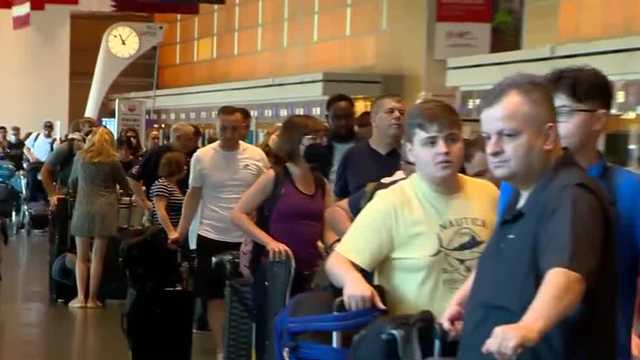 Airlines warn 4th of July holiday travelers of delays - Vimarsana News