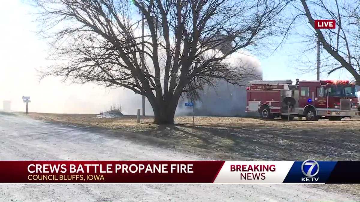Firefighters battle propane fire in Iowa