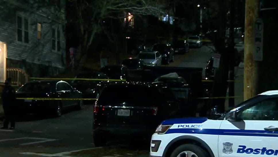 1 person injured in Hyde Park shooting