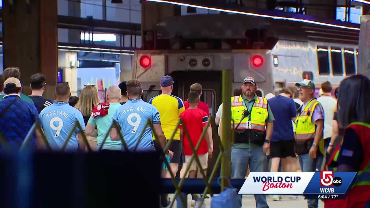 'It looks pretty good': Drivers, commuters navigate first weekday World Cup rush