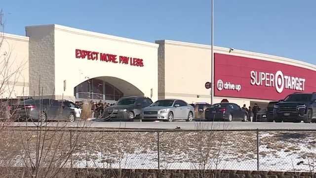 1 year ago: Omaha police shoot, kill gunman at Target - Vimarsana News
